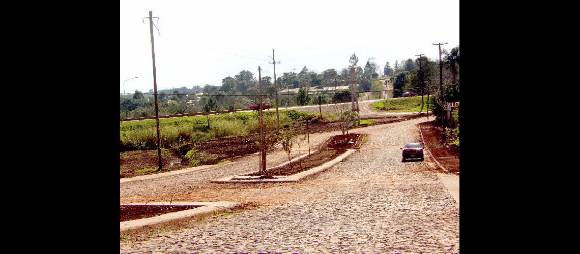 La avenida Tejeda de San Vicente  sin salida a la ruta nacional 14