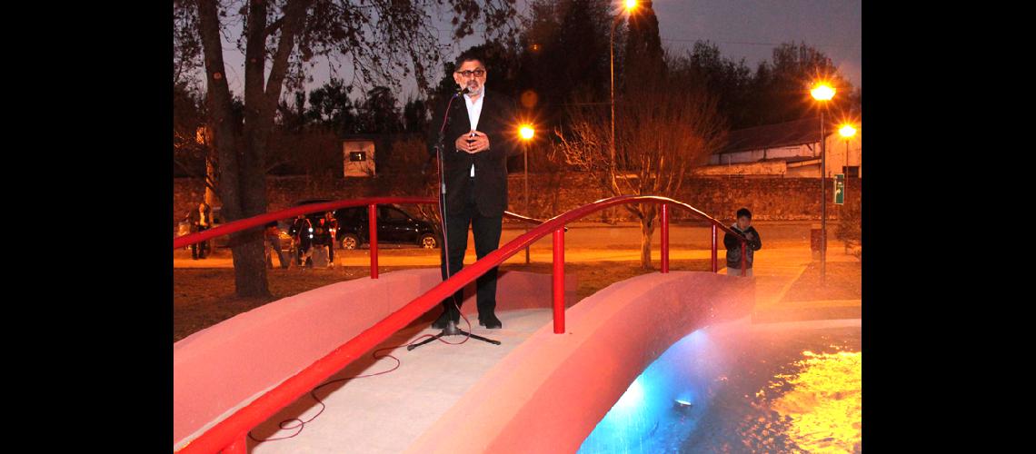  Recuperaron la fuente de  agua de plaza Argantildearaz