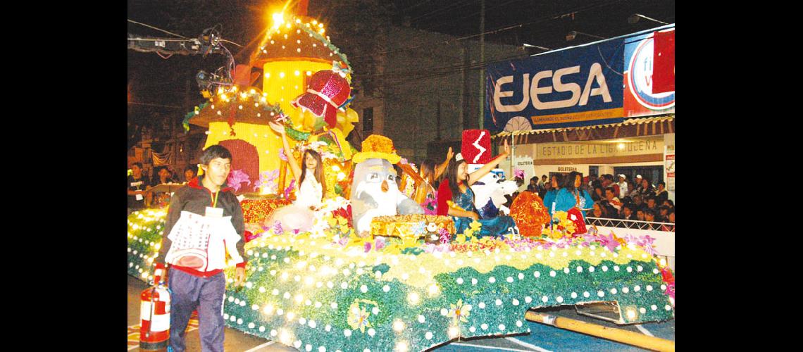 Hermosas  creaciones sobre  avenida Coacuterdoba