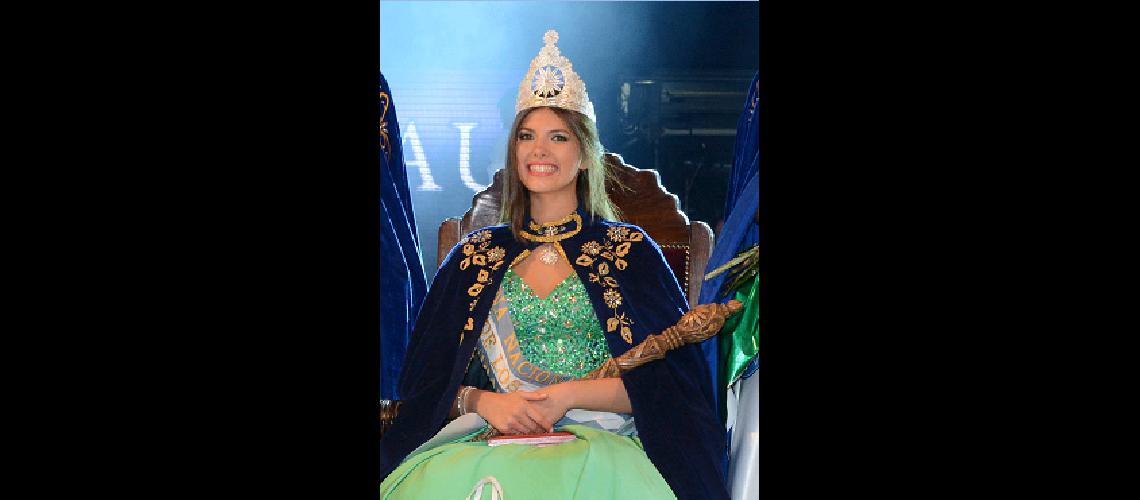 Valentina Oller Brezina es la Reina Nacional de los Estudiantes 2015