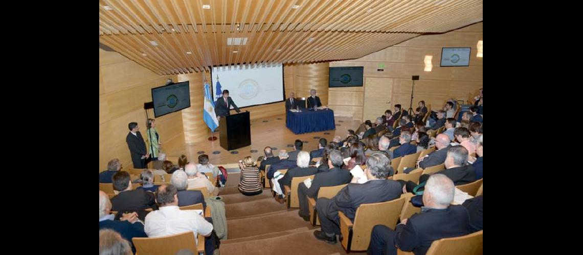 Destacaron potencialidad  energeacutetica de Argentina 