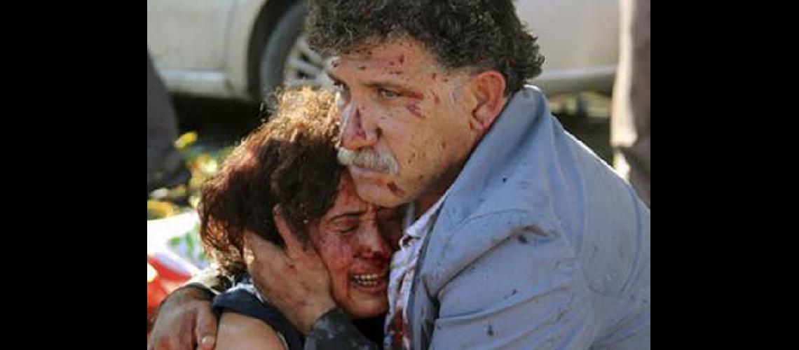 Un centenar de muertos deja atentado en Ankara