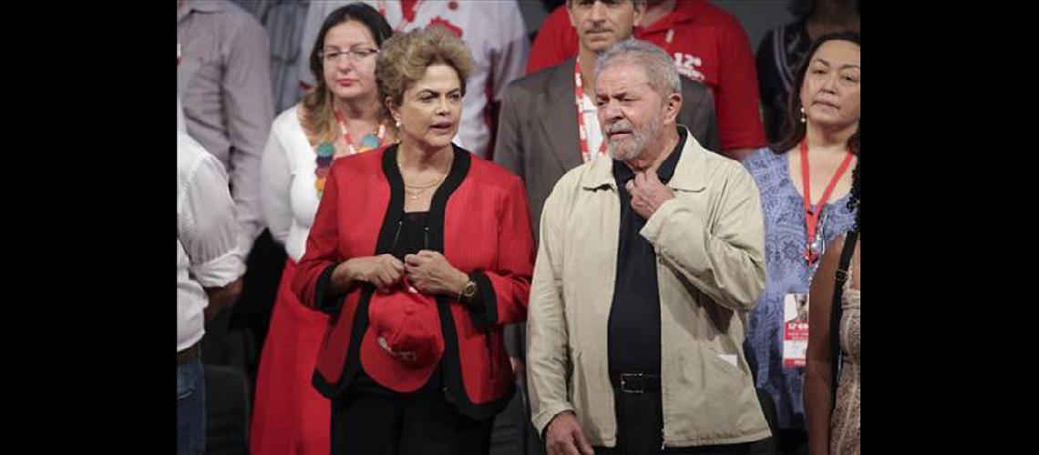 Exculparon a Rousseff y Luiz Lula de Petrobras