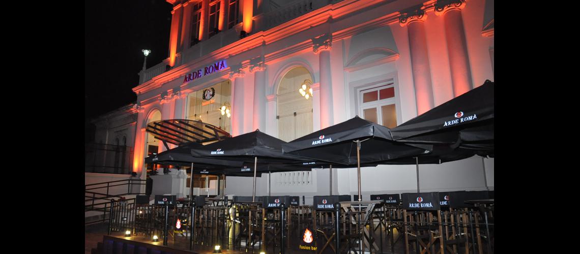 Espectacular apertura de  147Arde Roma148 - Fusion bar