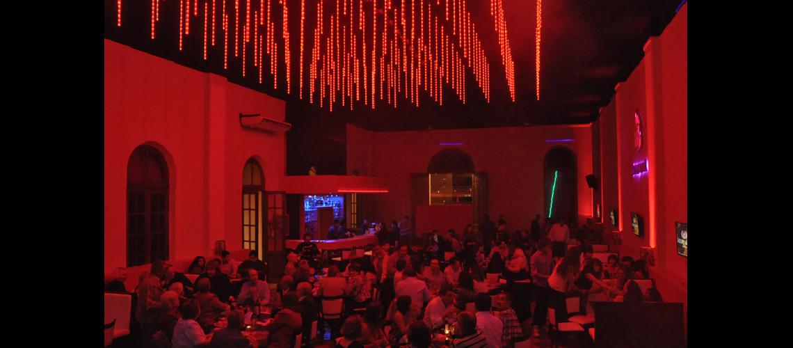 Espectacular apertura de  147Arde Roma148 - Fusion bar