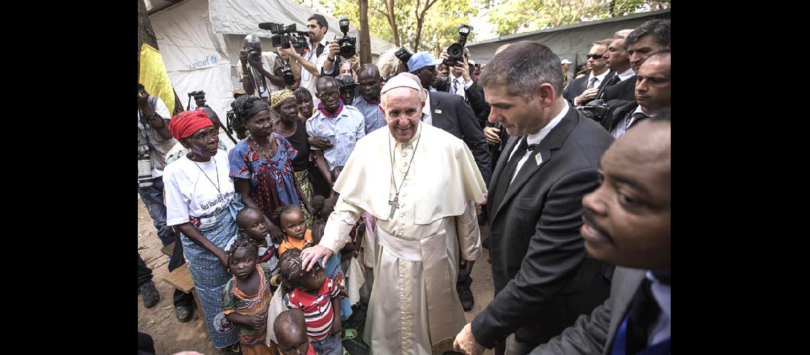 El papa Francisco con los  desplazados centroafricanos