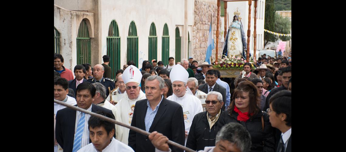 Humahuaquentildeos honraron a  la  Virgen de la Candelaria 