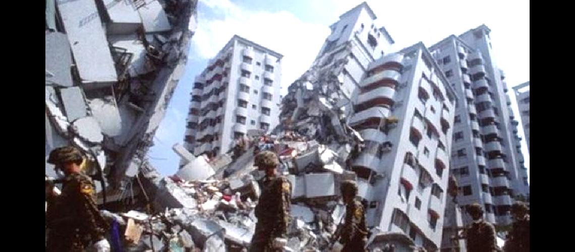 Fuerte terremoto  en Taiwan arrojoacute muertos y atrapados