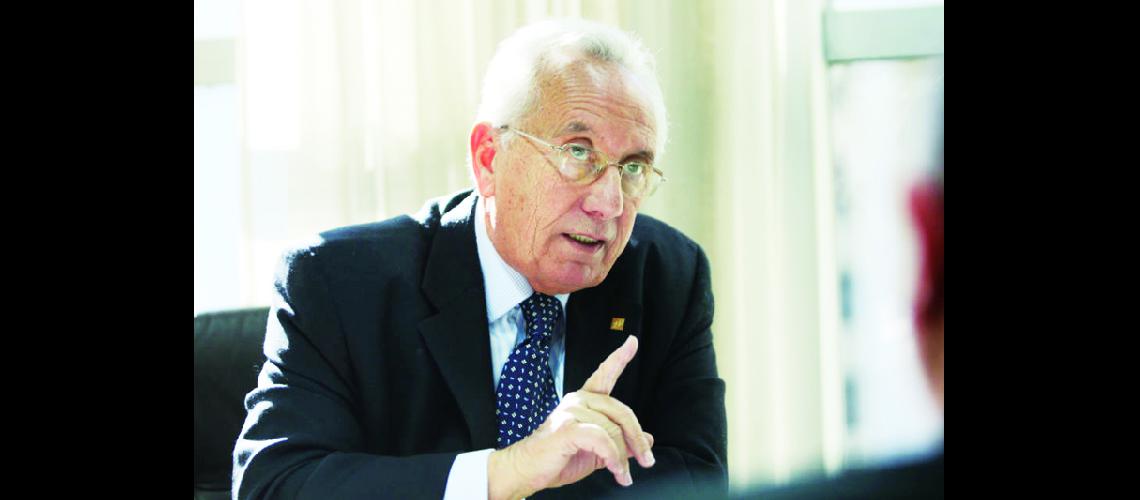 Advertencia de Recalde por la #147ley de cerrojo#148