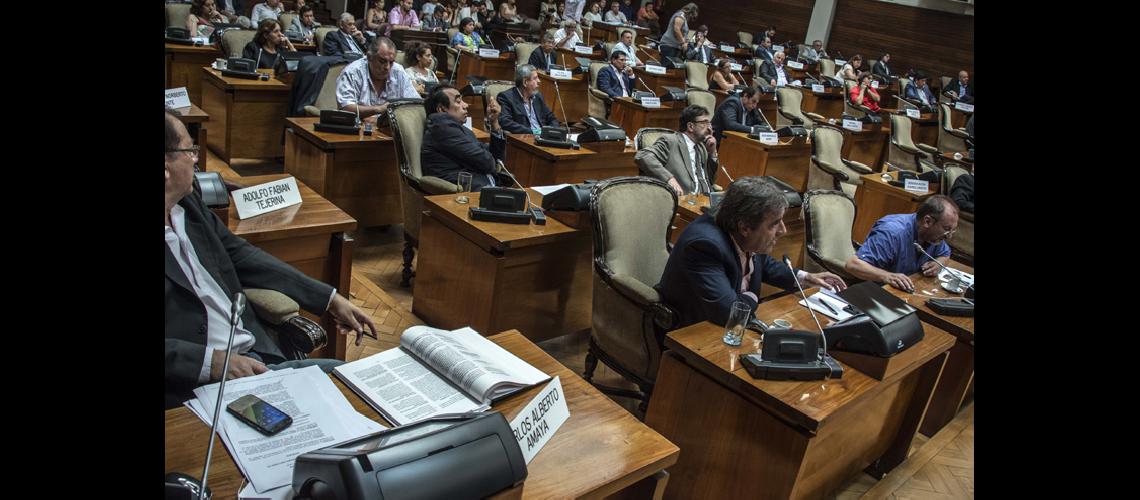 Aprobaron proacuterroga  sobre  emergencia del  transporte