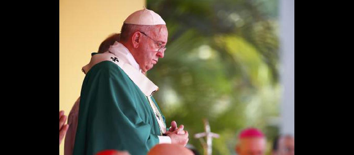 El Papa Francisco dioacute misa a comunidades indiacutegenas