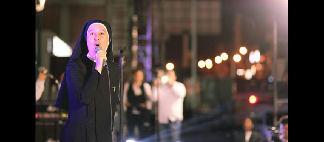Andrea la monja argentina que  tocoacute con su banda para el Papa