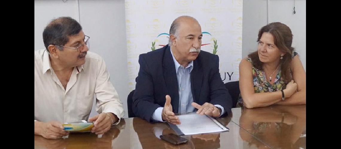 Convocan a residentes de la  salud para el concurso del antildeo 
