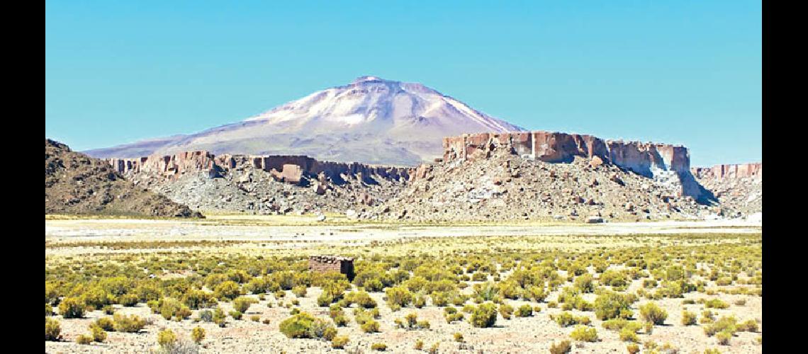 Desde los Valles Calchaquiacutees hasta la Puna jujentildea