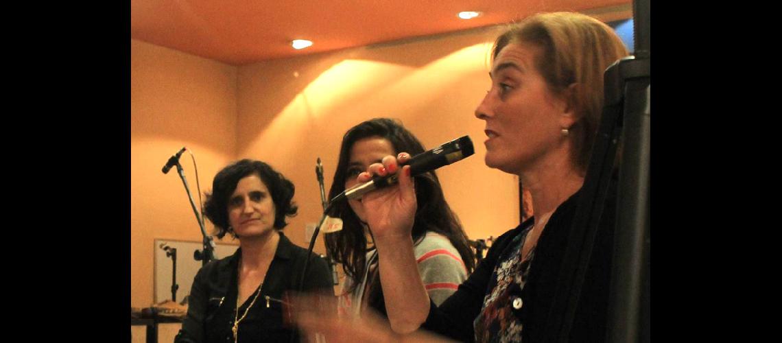 Diaacutelogo entre mujeres  en Buenos Aires