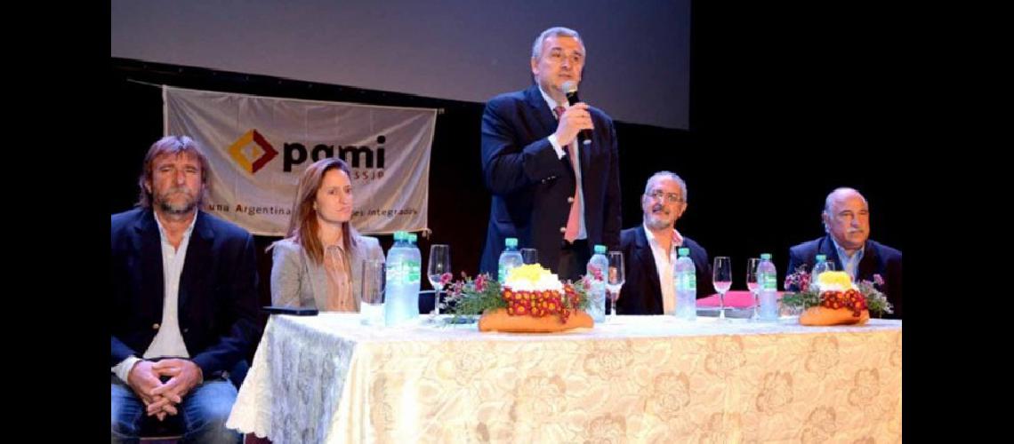 Gobierno ratificoacute coincidencias con la poliacutetica social del PAMI
