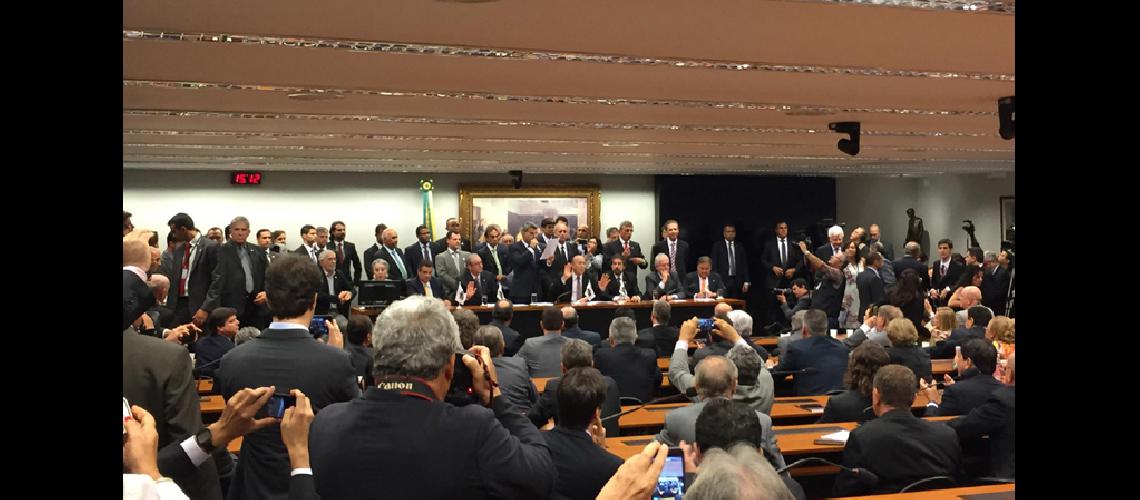 Denunciaron 147vicios148 al proceso contra Rousseff