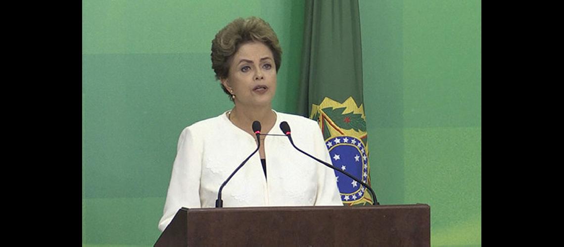 Rousseff a un paso de ser apartada de la presidencia