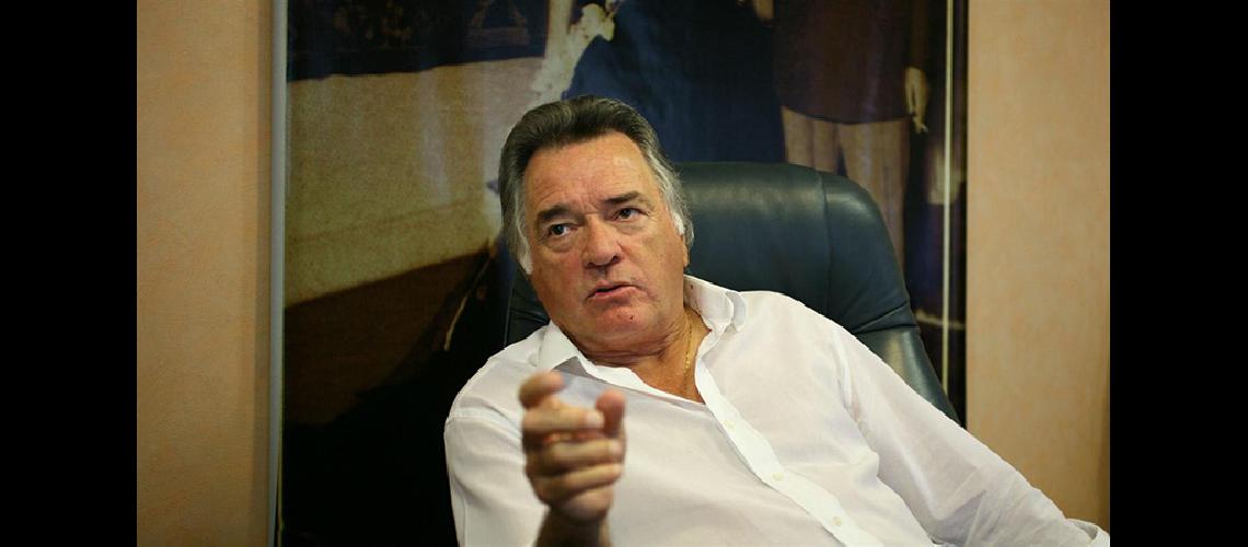  Y fustiga a #147los que perdieron las elecciones#148