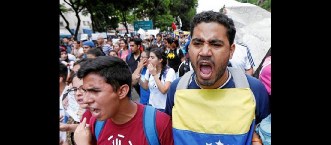 El chavismo y opositores volvieron a confrontarse