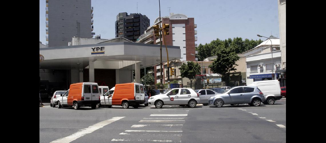 El abastecimiento de combustible demandaraacute todo el fin de semana