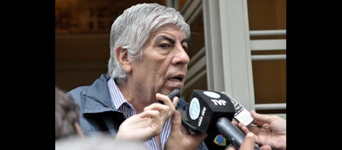 Moyano decidiraacute el jueves si camioneros van al paro