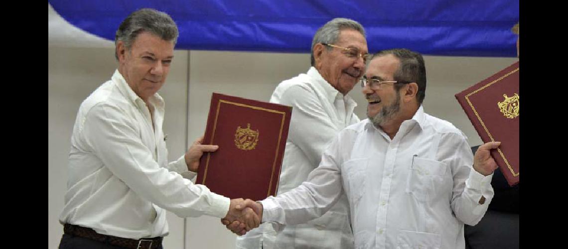 Firmaron en Cuba la paz definitiva para Colombia