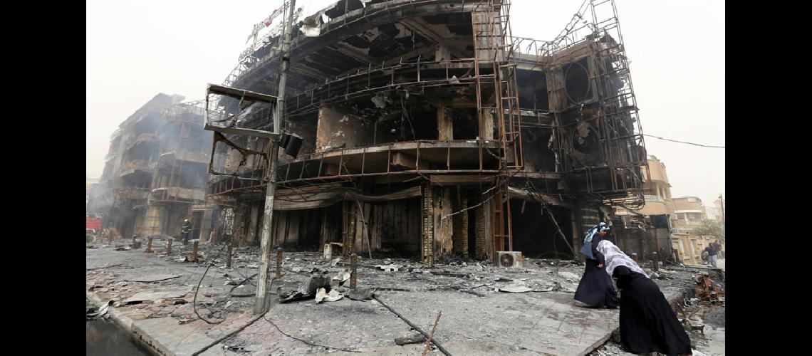 Murieron 130 personas en dos atentados en Bagdad