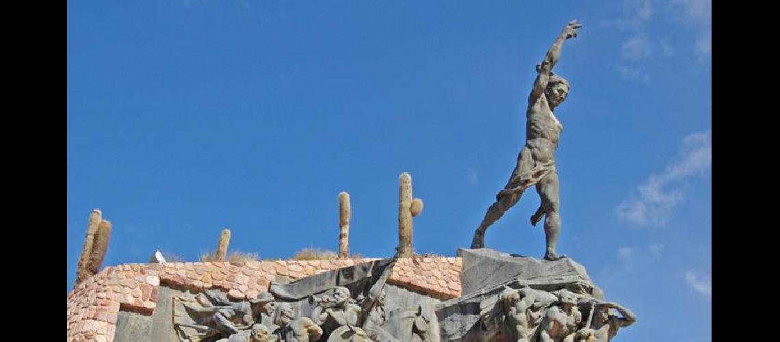 Relanzaraacuten libro del monumento histoacuterico