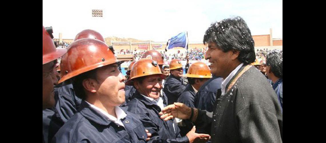 Mineros ultimaron al gobierno de Morales
