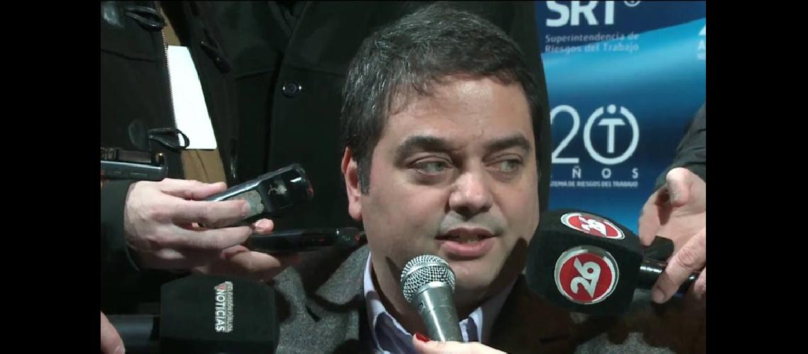 El Gobierno afirmoacute que #147no  hay  marco para reabrir las  paritarias#148