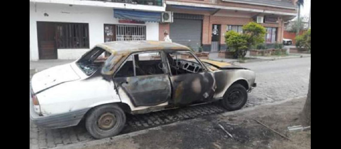 Incendiaron un vehiacuteculo en Palpalaacute
