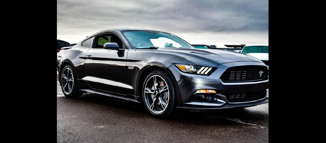 Ya estaacute en el paiacutes  el magniacutefico  Ford Mustang
