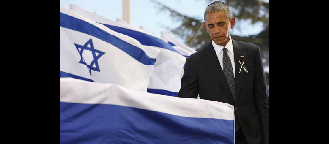 Tras tributo multitudinario inhumaron a Shimon Peres