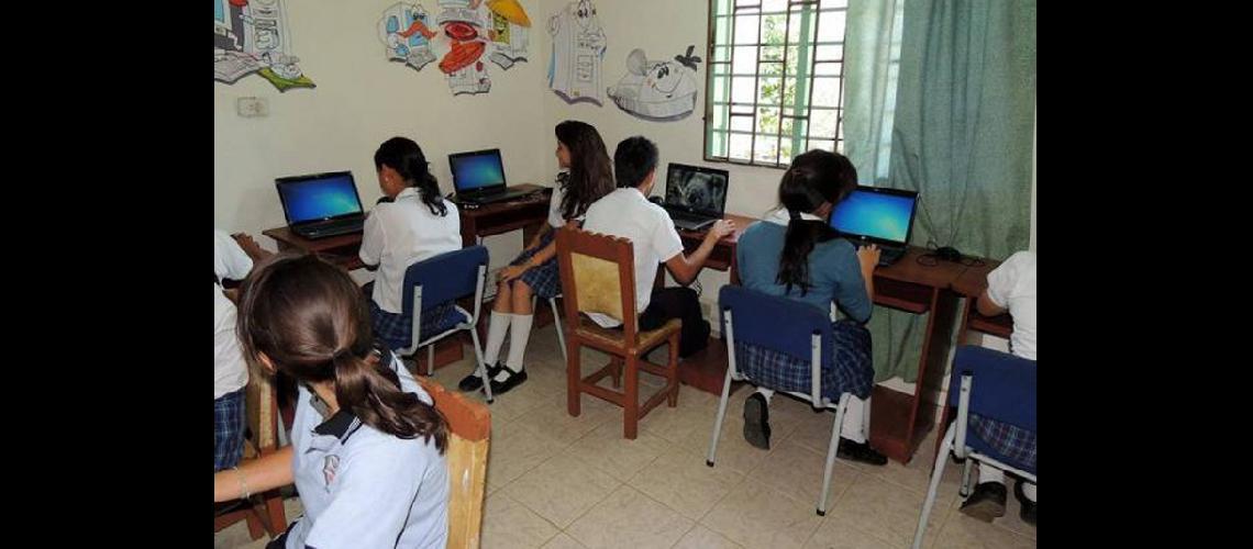 #147Las escuelas  rurales tendraacuten  acceso a internet#148 