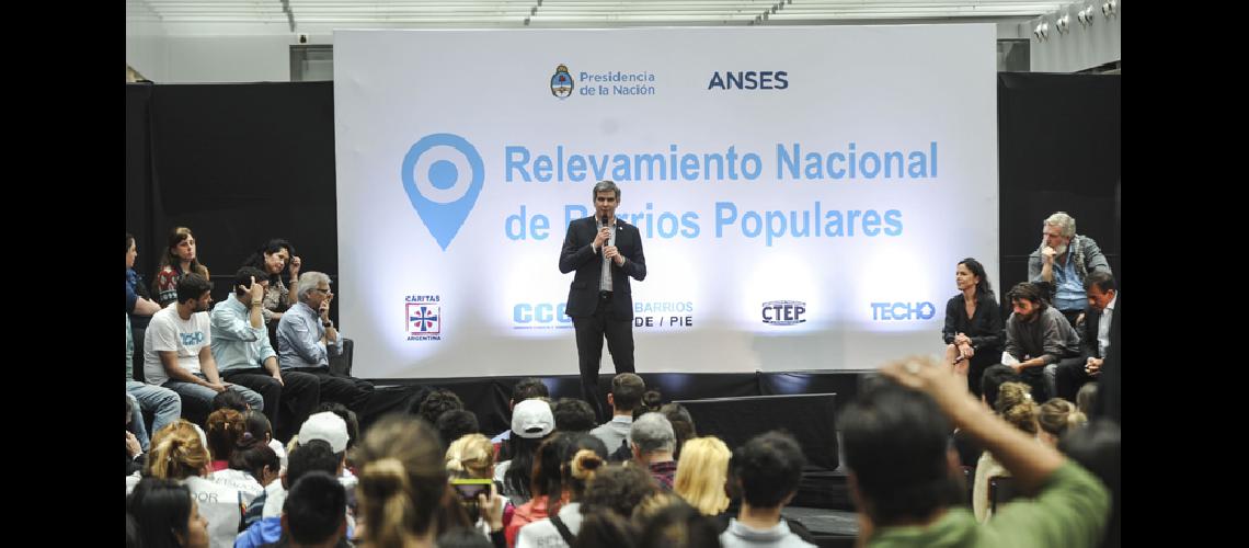 Maacutes de un milloacuten de personas no percibiriacutea la AUH ni jubilaciones