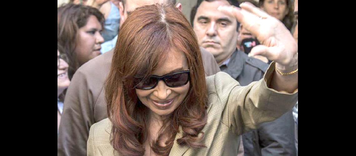 Cristina Fernaacutendez declararaacute por  la adjudicacioacuten de obras a Baacuteez