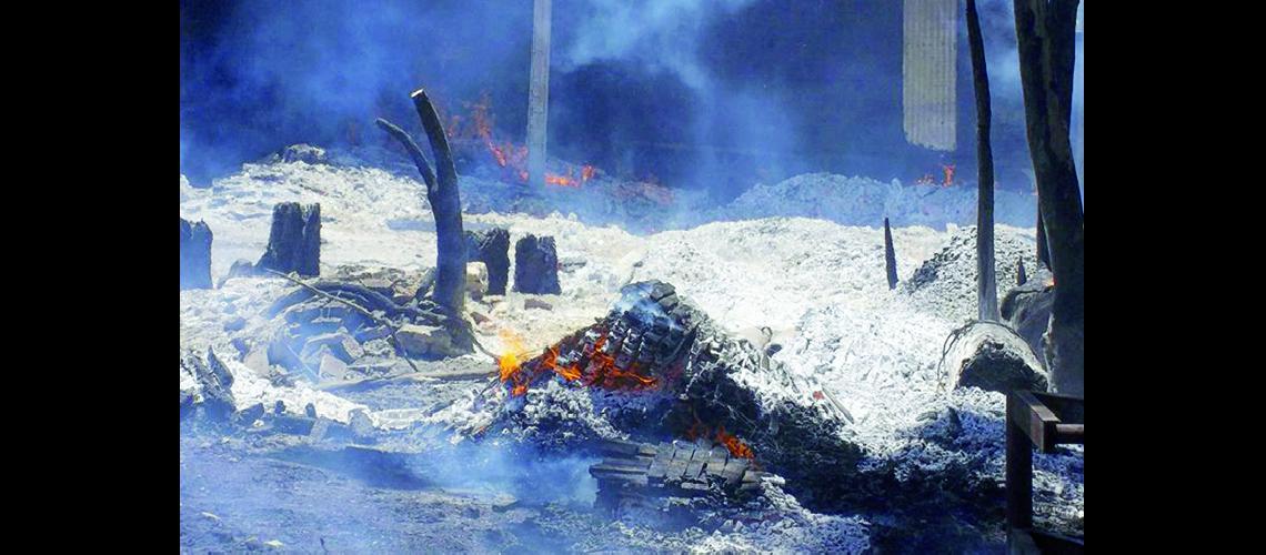 Incendio en San Pedro arrasoacute con tres aserraderos