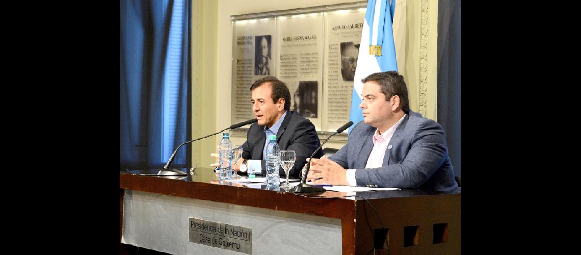 El Gobierno acordoacute #147no despedir hasta marzo#148