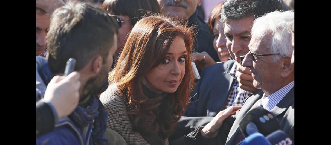 Ordenan reabrir denuncia de Nisman contra Cristina