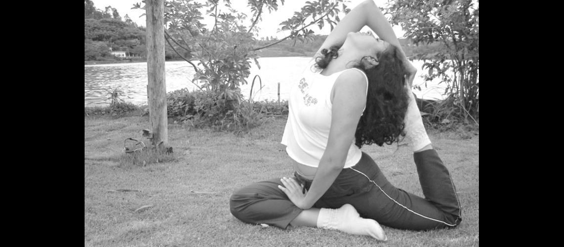 El yoga reduce  riesgo de  hipertensioacuten
