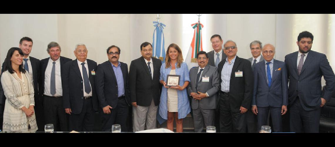 Misioacuten comercial de India  recorre nuacutecleo productivo