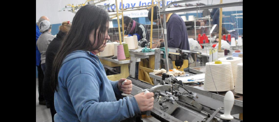 El Gobierno reformaraacute las leyes de Migracioacuten ART y reduciraacute feriados 