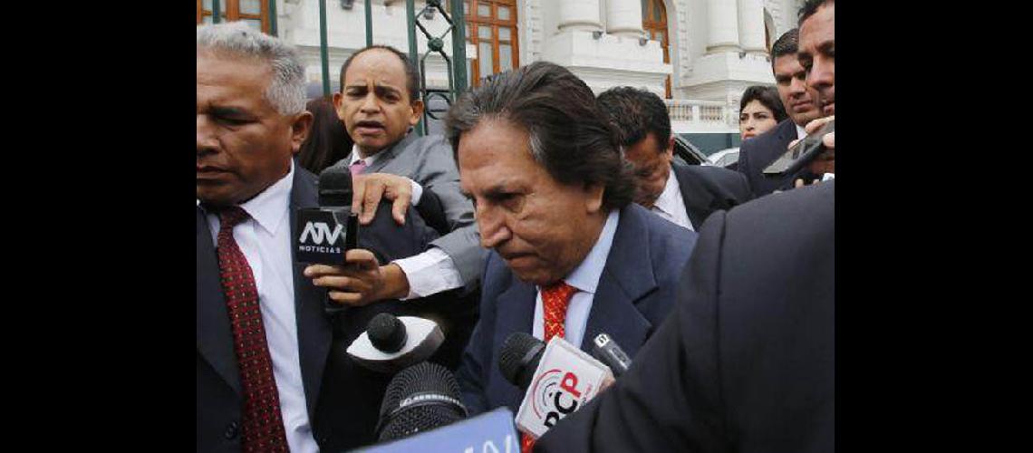 Piden la detencioacuten del ex  presidente peruano Toledo