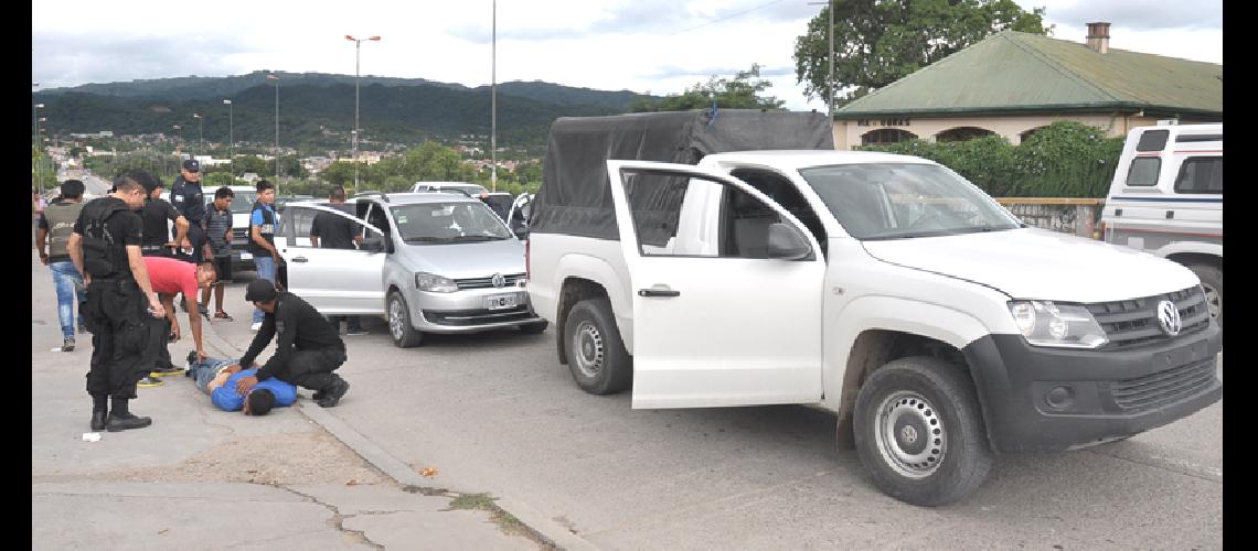 Secuestraron doacutelares al recuperar el auto robado