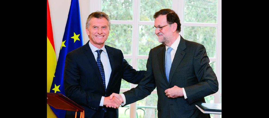 Los presidentes Macri y Rajoy combinaron elogios en Madrid