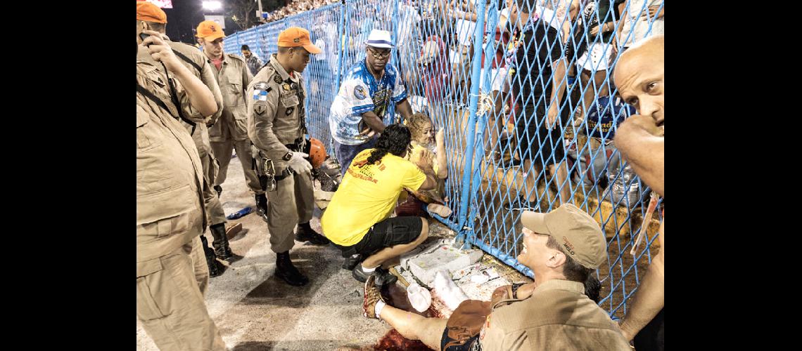 El Carnaval de Riacuteo comenzoacute con 20 personas atropelladas