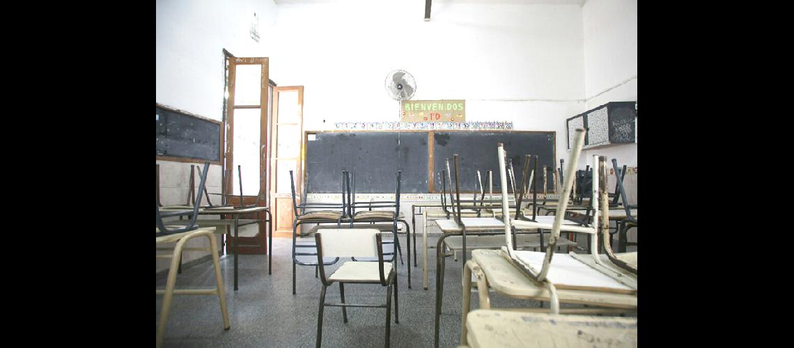 Los docentes completaraacuten la  huelga por la paritaria federal