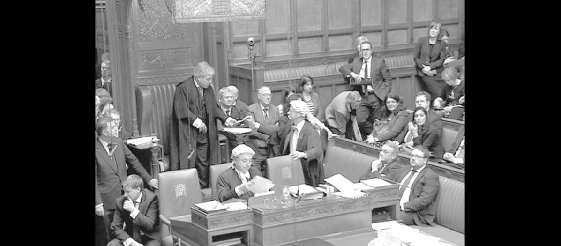 El parlamento britaacutenico aproboacute la ley para activar el Brexit