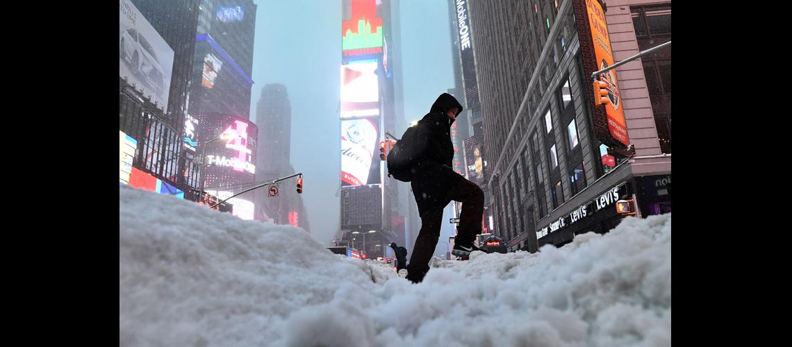 Nueva York soporta la peor tormenta de nieve de la temporada